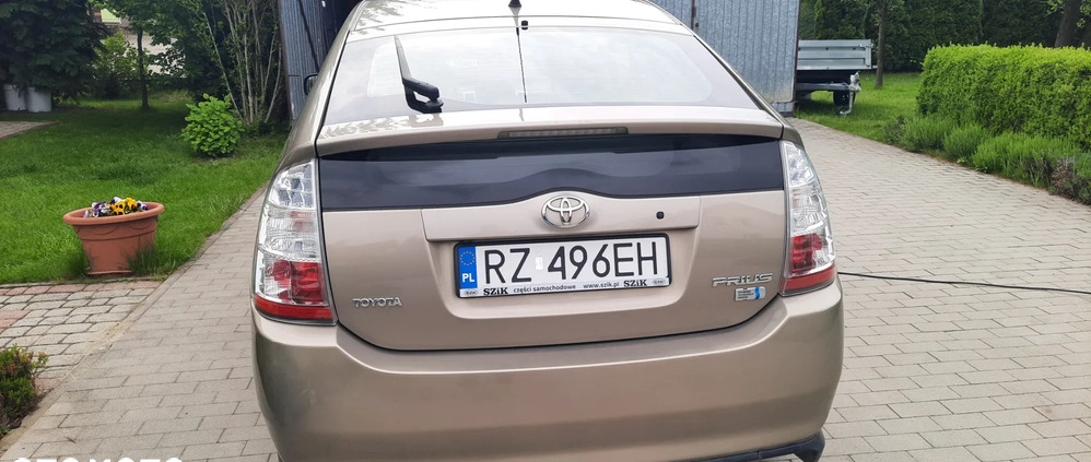 Toyota Prius cena 38500 przebieg: 87000, rok produkcji 2008 z Rzeszów małe 67